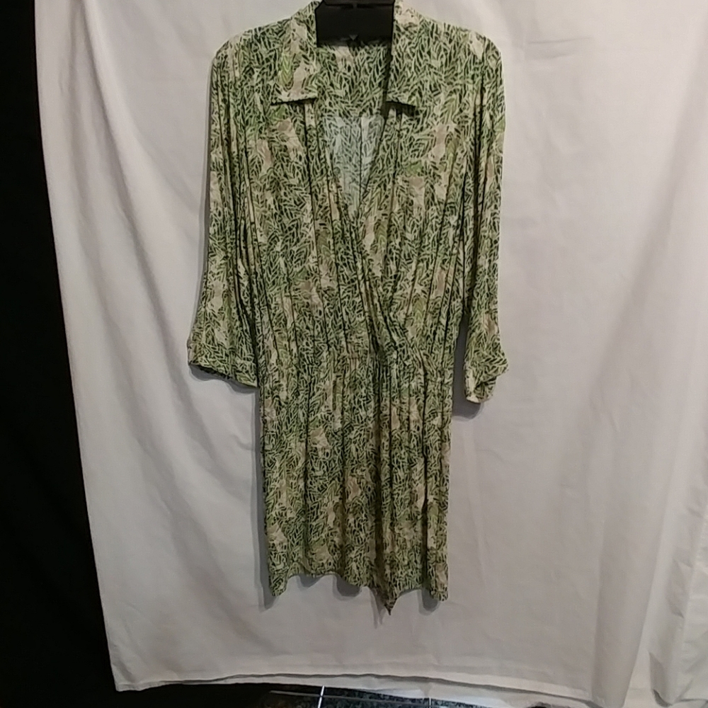 Leaf print dress